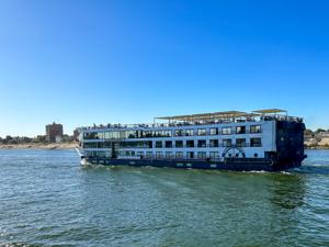 Nile Cruise  - Steigenberger Minerva - passing ship